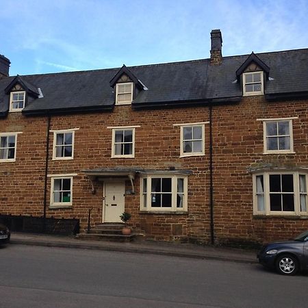 Kendal House B&B Towcester Ngoại thất bức ảnh