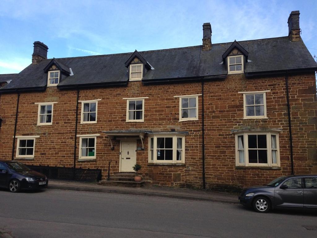Kendal House B&B Towcester Ngoại thất bức ảnh
