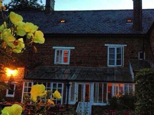 Kendal House B&B Towcester Ngoại thất bức ảnh